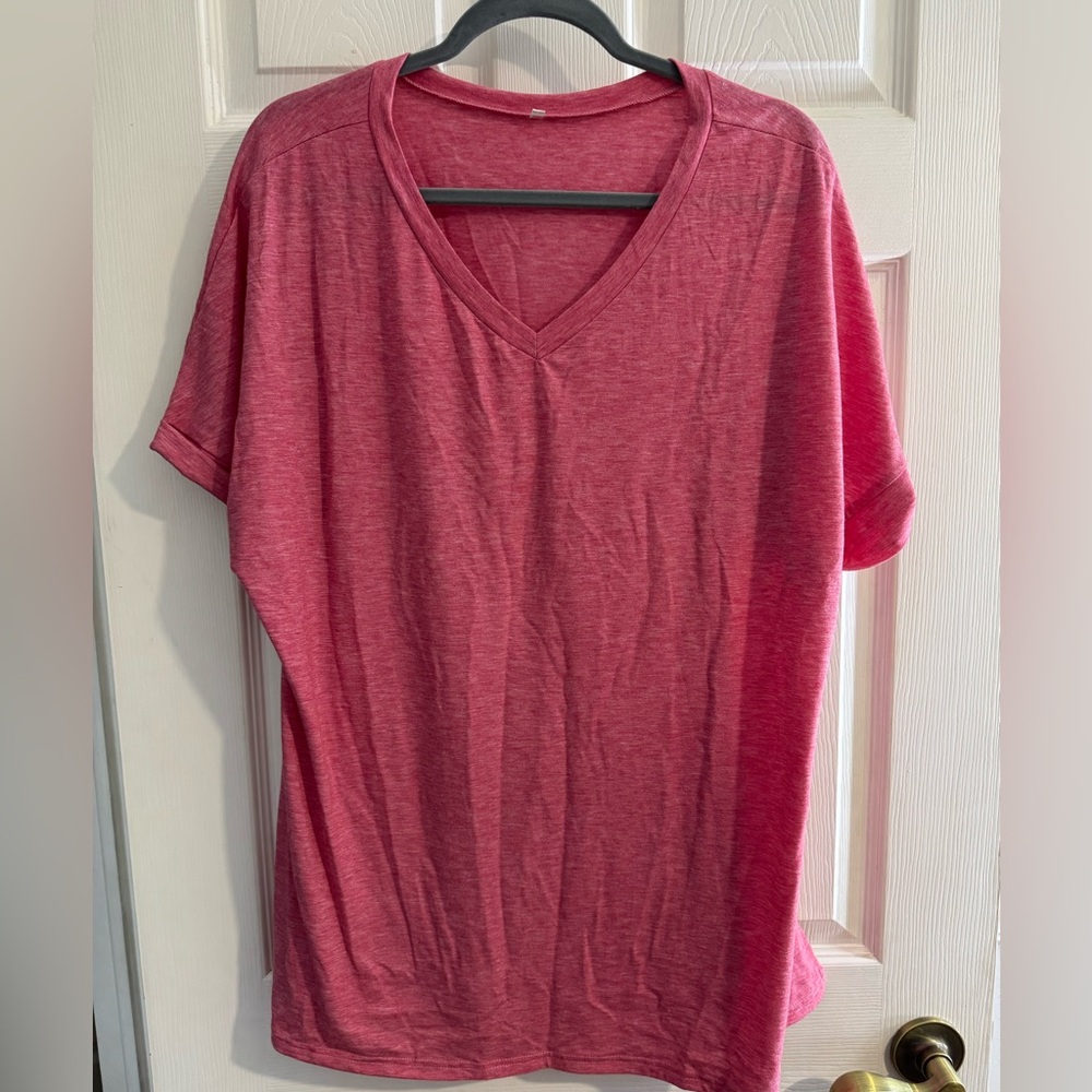 Women’s pink t shirt, size 18